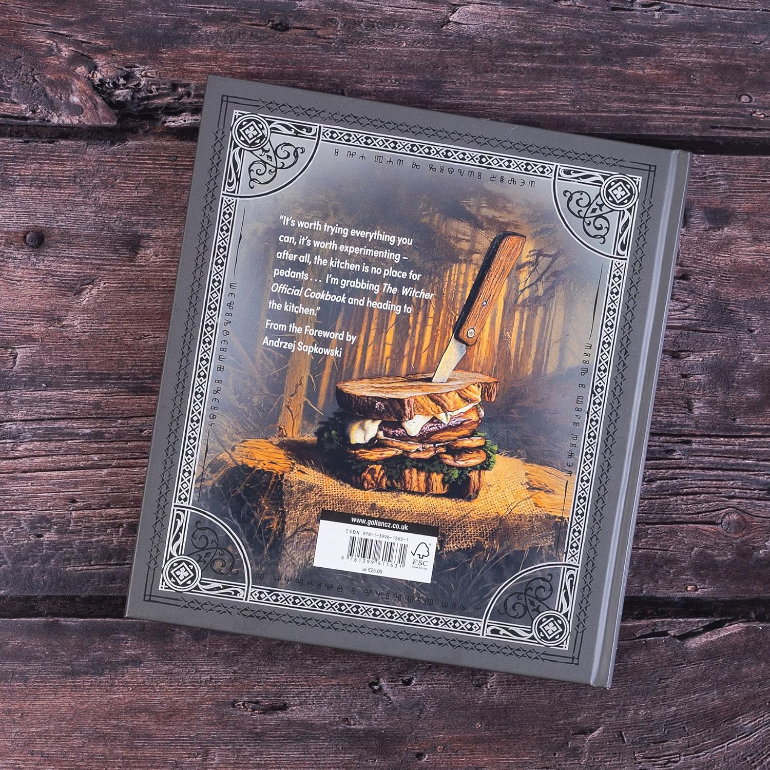 The Witcher Official Cookbook: 80 Mouth-Watering Recipes from across the Continent image number 4