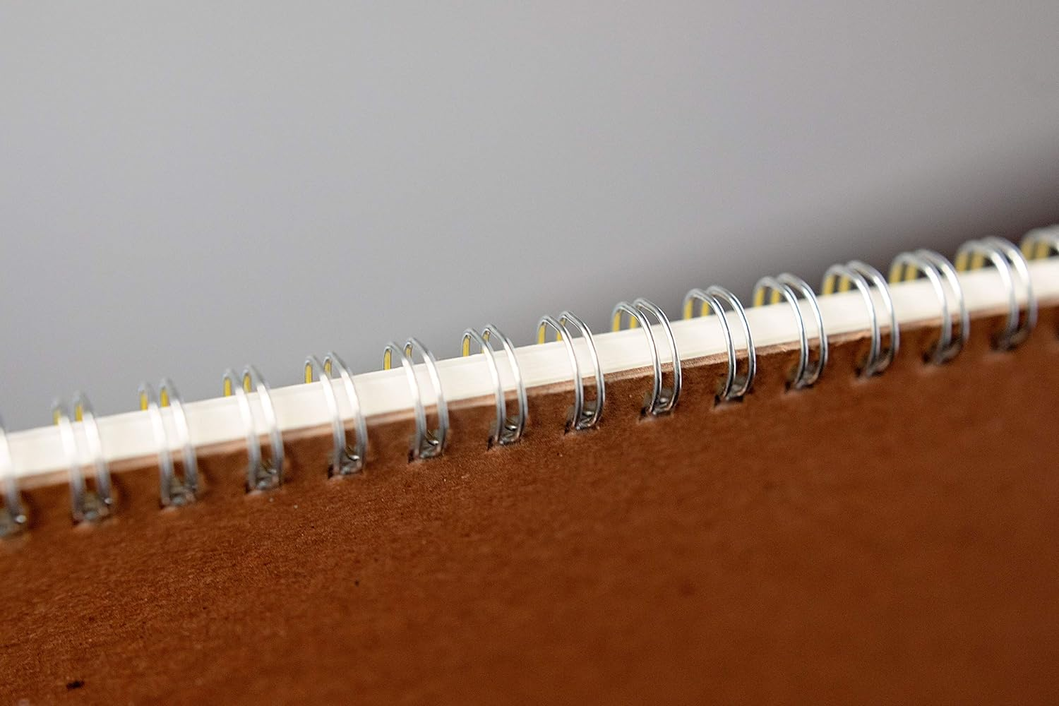 Strathmore 300 Series Charcoal Paper Pad, Top Wire Bound, 9X12 Inches, 32 Sheets (64Lb/95G) - Artist Paper for Adults and Students - Charcoal and Pastel image number 1