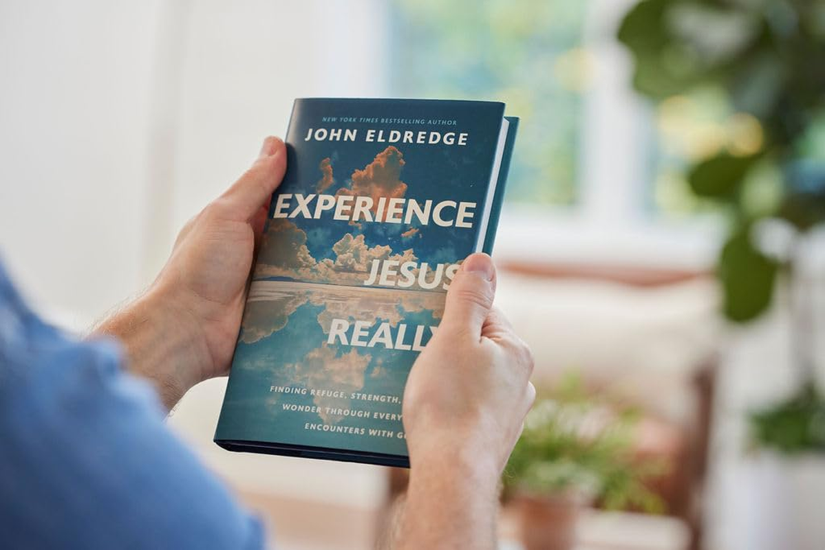 Experience Jesus -- Really: Finding Refuge, Strength, and Wonder through Everyday Encounters with God image number 1