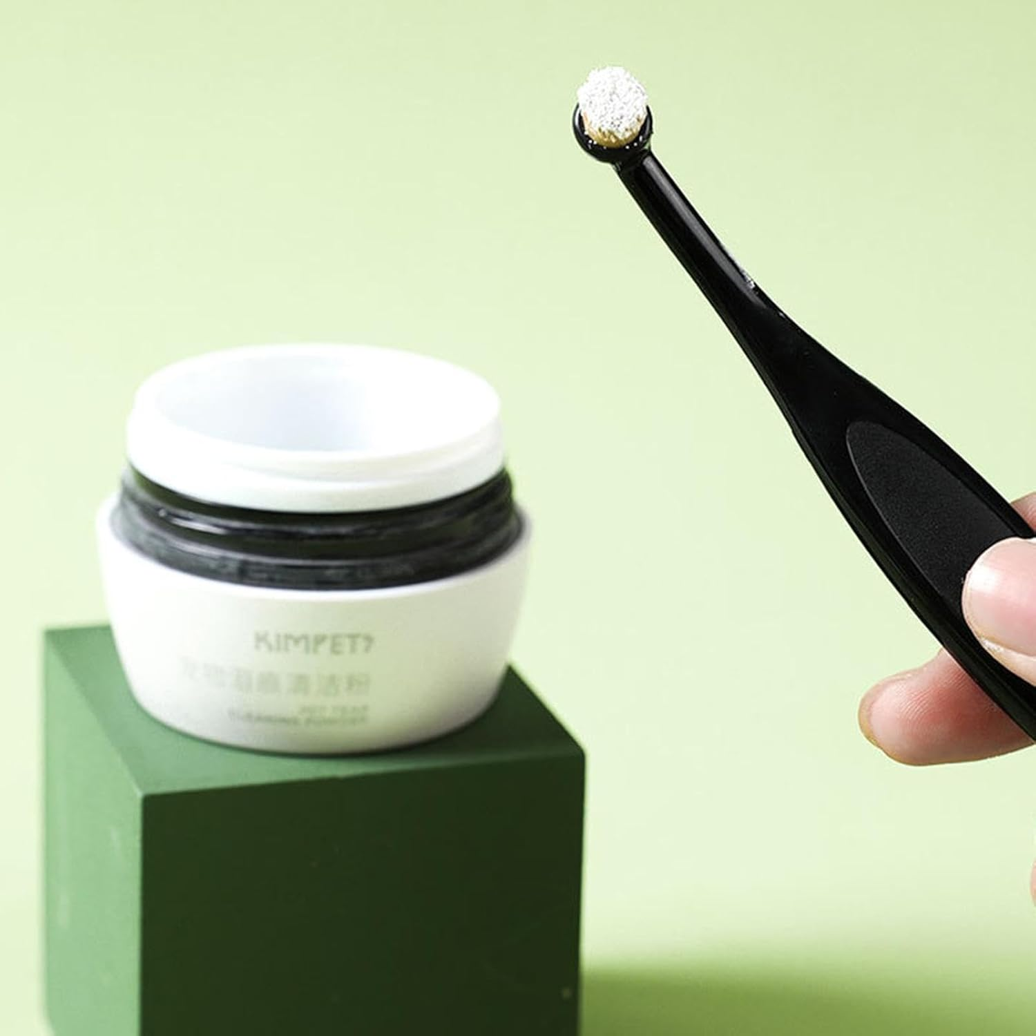 Brush Remove Tear Stains - Powder Applicator Brush for Dogs and Cats Comb for Removing Tear Stains - Professional Powder Applicator Brush image number 1