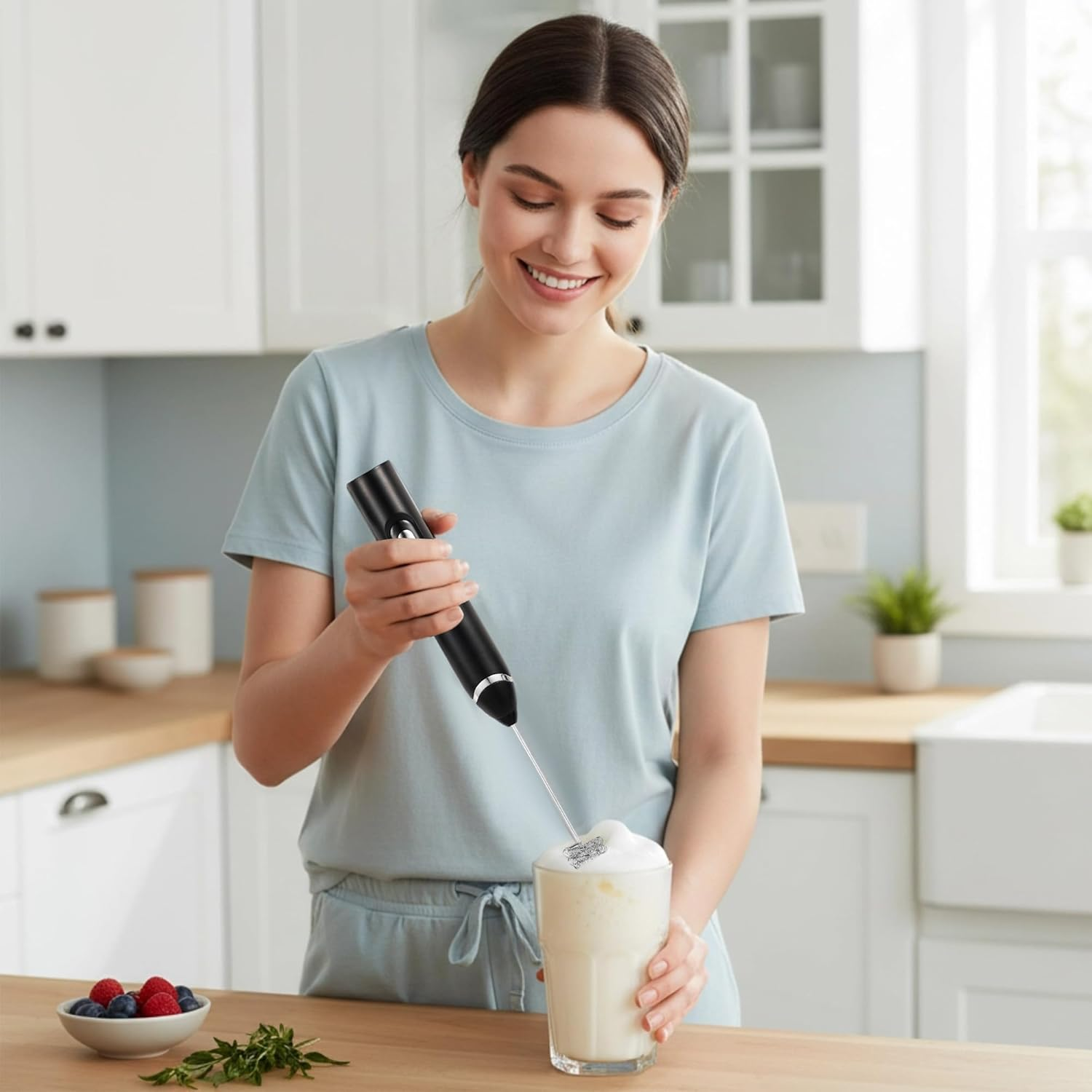 Milk Frother, Handheld Electric Foam Maker,Rechargeable Power Frother Wand Foam Maker,Drink Mixer for Coffee, Latte, Cappuccino, Matcha, Hot Chocolate, Egg,With Stand, Black image number 5