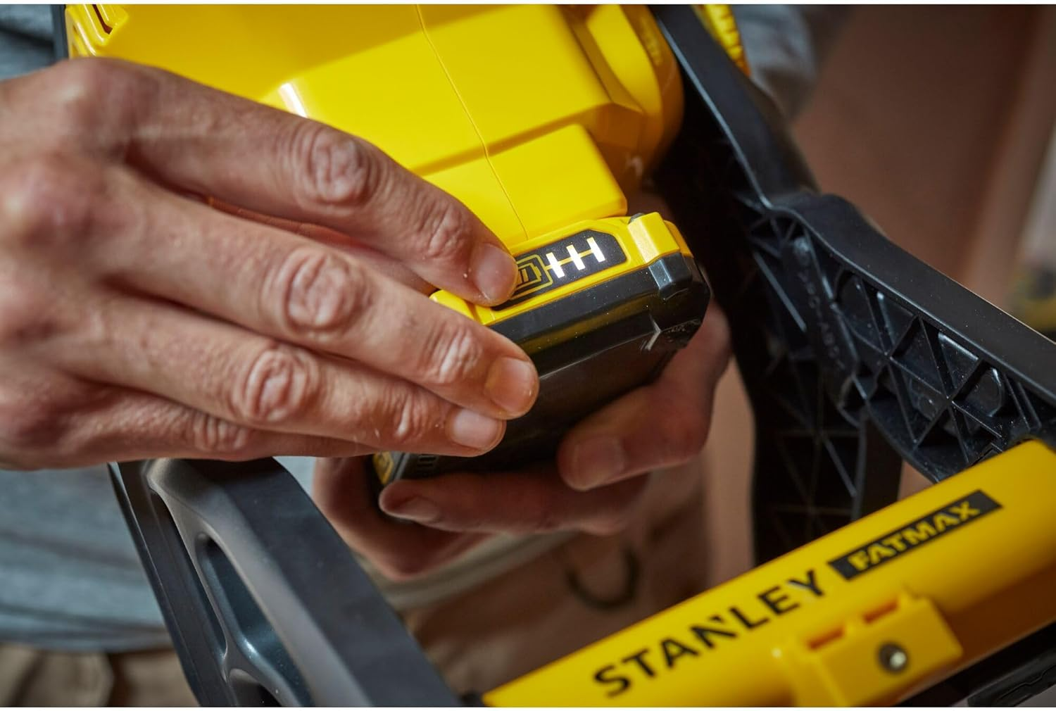 STANLEY FATMAX V20 | 18V Area Light - up to 1825 Lumens, Pivoting Head, Wall Mountable, Light Only image number 5