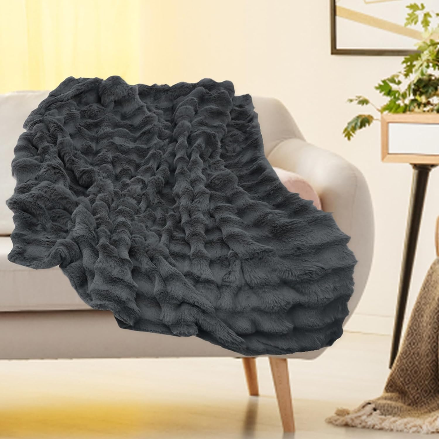 Luxury Plush Throw Blanket 51&times;63In, Super Comfort Oversized Warm Bubble Plush Throw Blanket, Soft Cozy Blanket, Warm Bed Throws for Couch Chair Bed Sofa -Light Pink