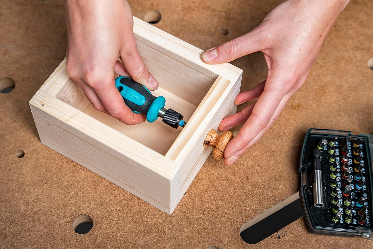 Wolfcraft Hand Screwdriver with Bit Socket, Short I 1239000 I for Tight Work Spaces image number 5