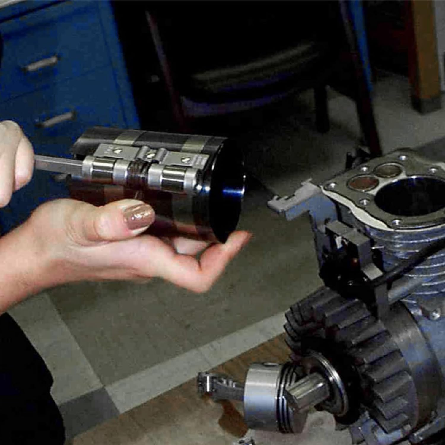 SPEEDWOX 3-Inch Piston Ring Compressor Tool Adjustable Ratchet Piston Ring Installation Tool Piston Ring Pliers Adjustable Compression Range 2.4"-6" image number 5