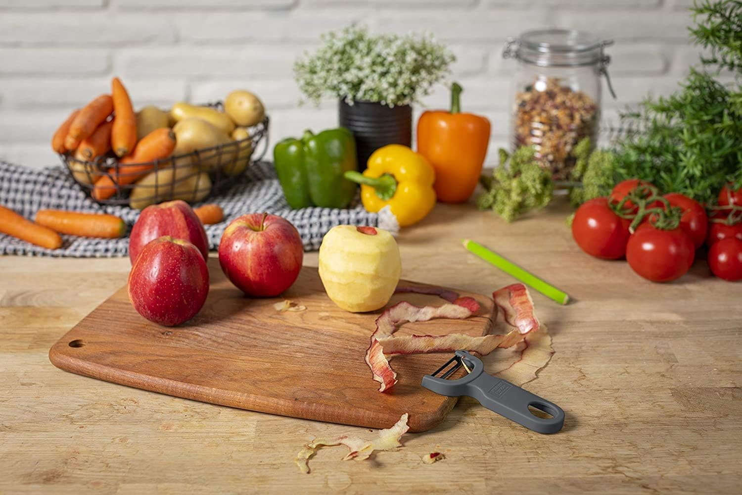 Kuhn Rikon Potato Peelers (Set of 3) with Steel Blade. Vegetable Peeler. Veg Peeler. Potato Peelers for Kitchen. Light Speed Peeler. Apple Peeler &ndash; 3 Year Kuhn Rikon Kitchen Accessories Guarantee