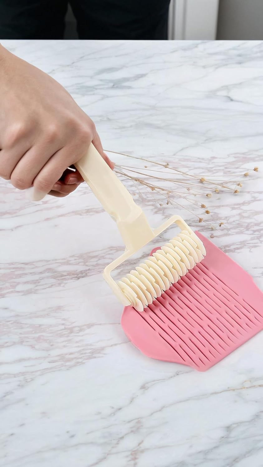 Honwor Time-Saving Dough Lattice Roller Cutter - Effortless Pie, Pizza, & Biscuit Crusts | Essential Kitchen Gadget for Bakers image number 2