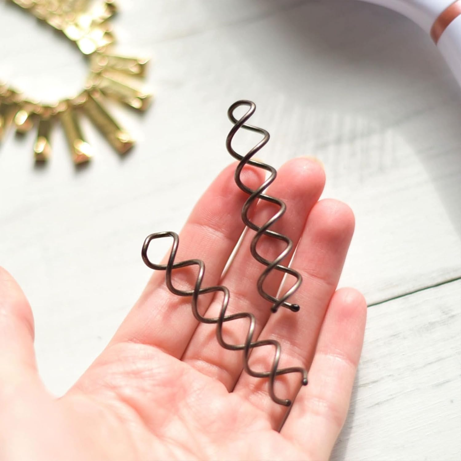 Luzcauwy 10PCS Spiral Hair Pins, Black Screw-Style Bobby Pins with Non-Scratch Ball Tips, Ideal for DIY Hair Styling, Secure Updos and Bun Hairstyles image number 4