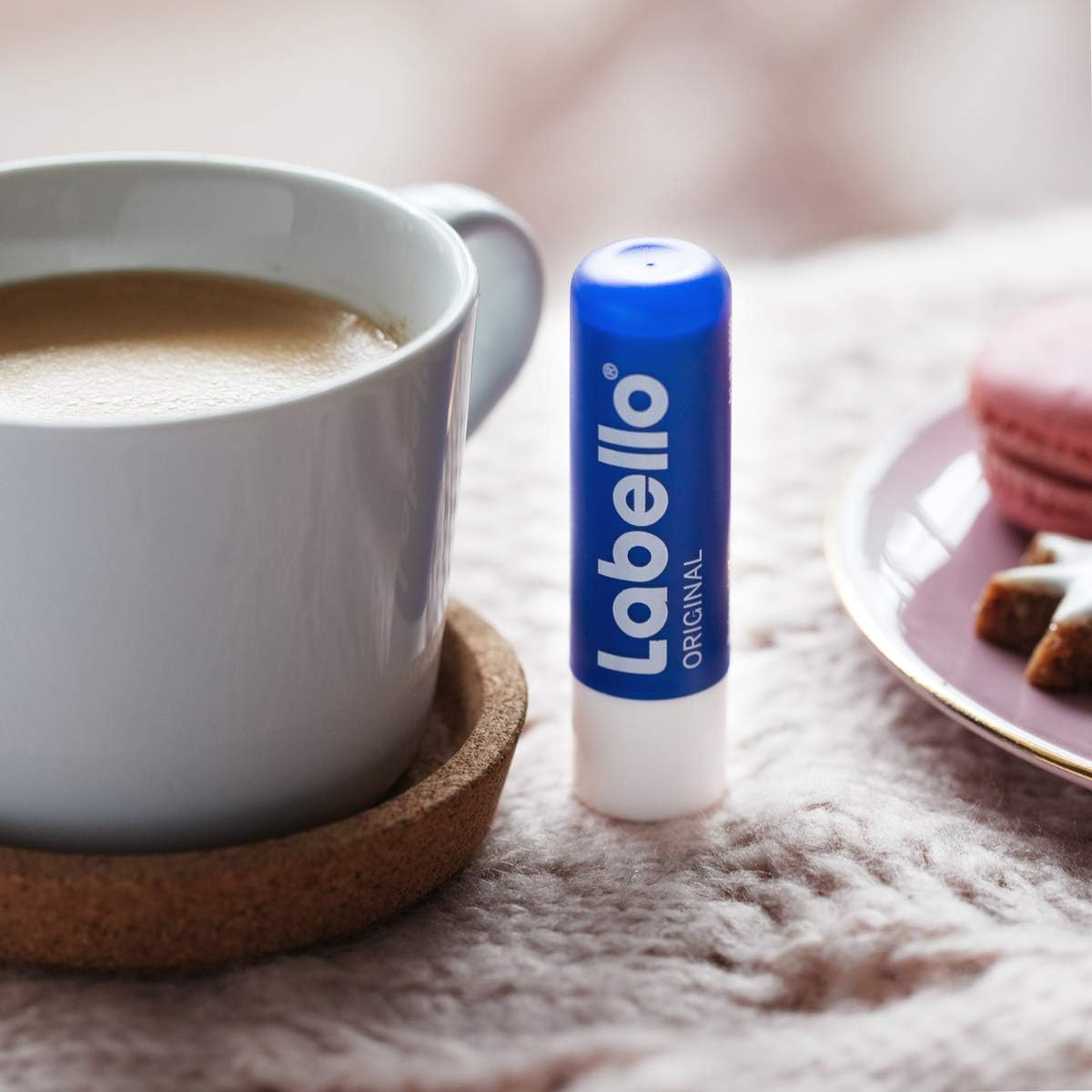 Labello Original Lip Balm in Pack of 6 (6 X 4.8 G), Lip Balm for Naturally Beautiful Lips, Lip Balm without Mineral Oils, Protects against Drying Out image number 2