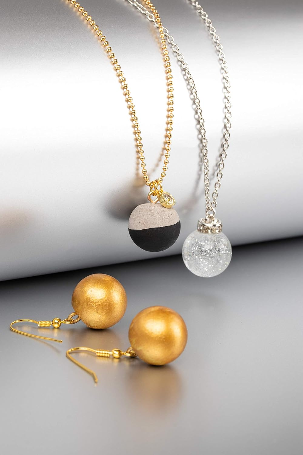 Rayher 35043000 Silicone Casting Mould for Jewellery Making, Casting Tray with 6 round Bead Shapes for Concrete, Plaster of Paris, Resin, Wax and Soap, Diameter 16 Mm, White image number 2