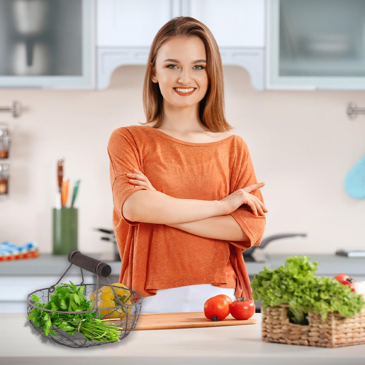 Ibasenice 2Pcs Vintage Iron Fruit Basket with Wooden Handles, Kitchen Storage Baskets for Vegetables, Eggs and Bread, Countertop Food Storage Organizer in Grey-Black