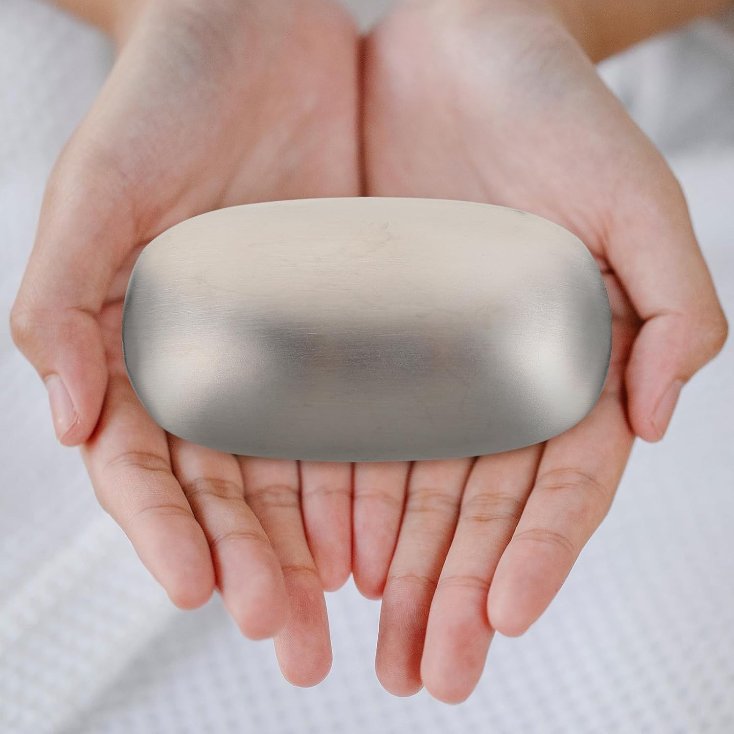 Luxshiny Stainless Steel Odor Remover Soap Bar for Kitchen Hands, Silver Smell Eliminating Tool for Garlic Fish Onion Cooking Odor Removal image number 2