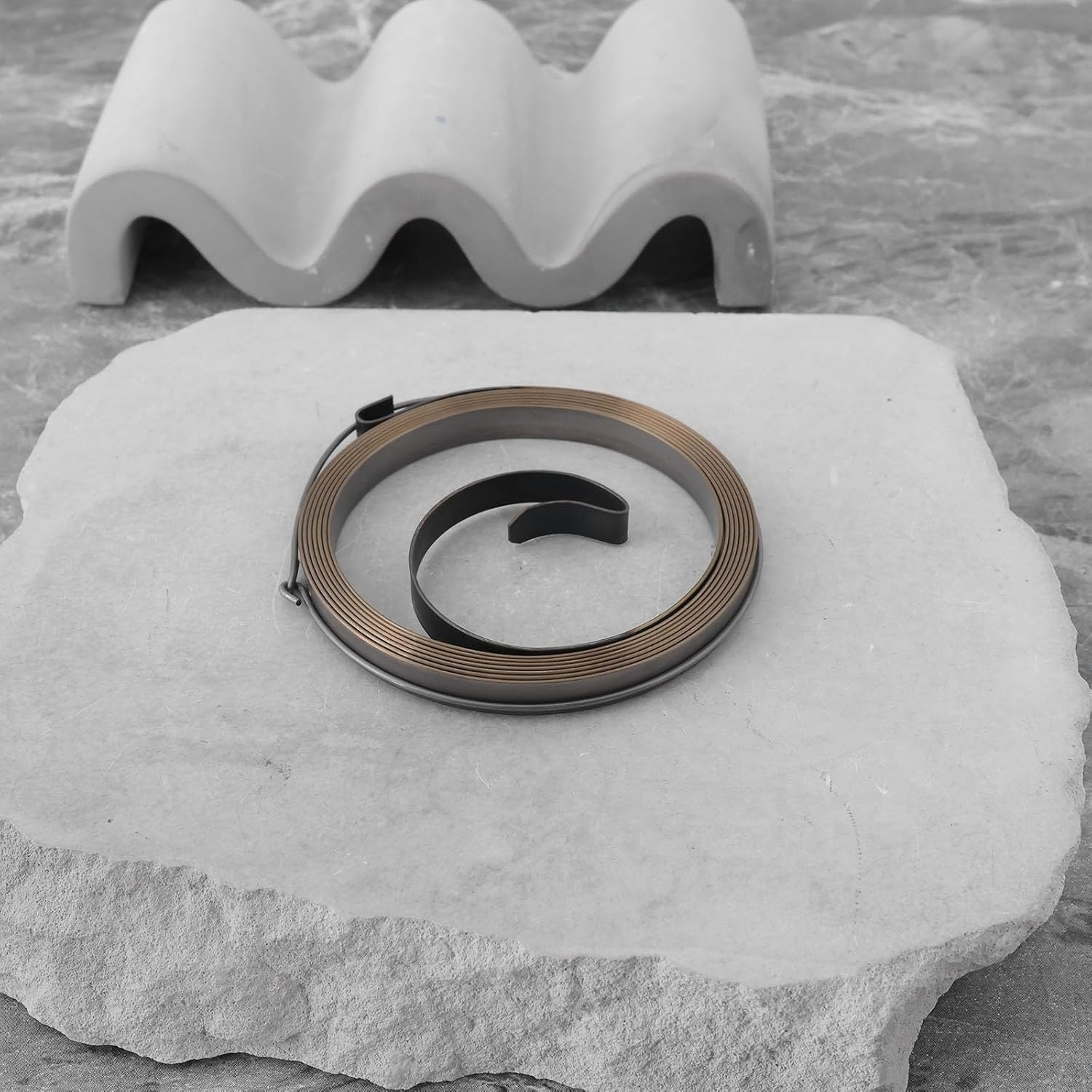 YINETTECH 2Pcs Lawn Mower Recoil Starter Spring Replacement Part 262594 491889 Compatible with Briggs & Stratton Garden Equipment Engines image number 1