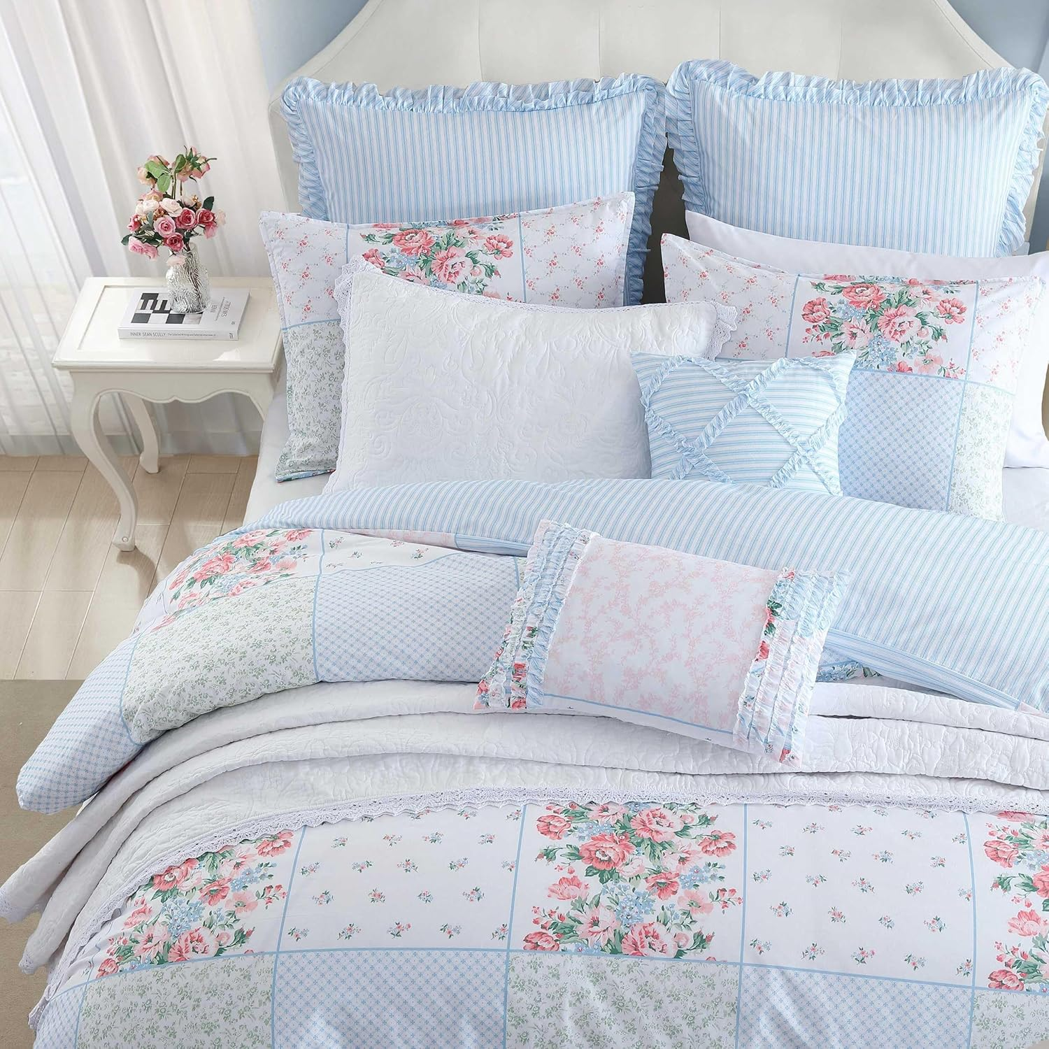 Laura Ashley - Duvet Set, Super Soft & Cozy Bedding, Includes Matching Shams & Bonus Throw Pillow Covers, Luxurious Home Decor (Hope Patchwork Blue, Twin) image number 5