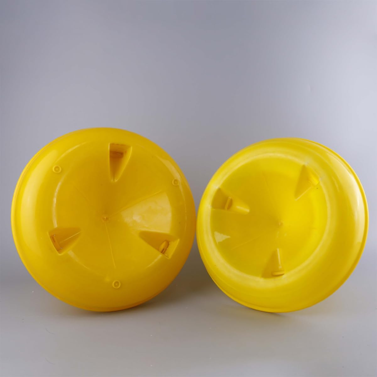 AIMALL Plastic Chicken Feeder Barrel with Anti-Snatch Dividers, 1.5L&ndash;10L Poultry Feed Trough for Farm Chickens and Hens, Hanging and Ground Feeding Basin image number 6