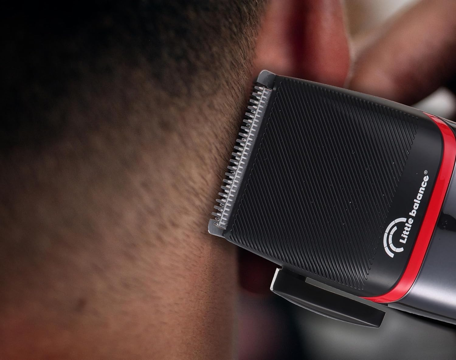 LITTLE BALANCE 8804 Easy Performance Hair Trimmer for Men, 2.5 Hours Runtime, USB-C Charging, LED Display, 8 Attachments, 4 Length Settings, Black image number 6