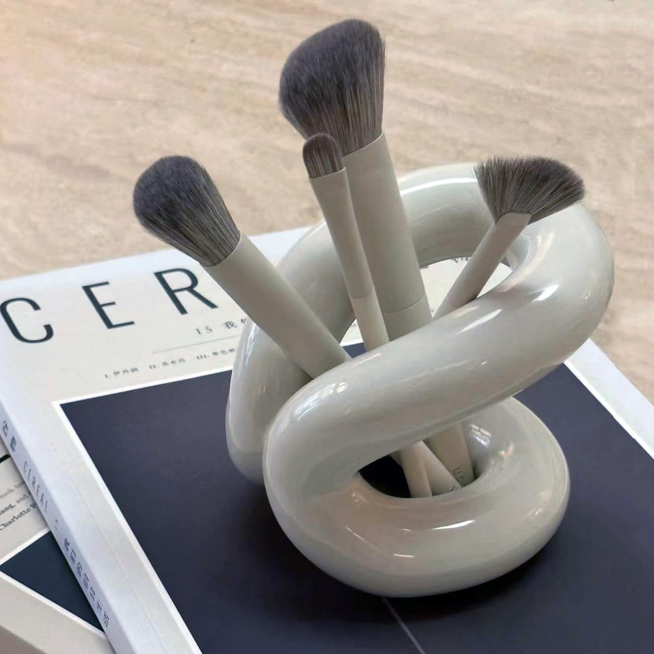 Minimalist Design White Ceramic Makeup Brushes Holder Stand Rack Organizer, Cosmetic Pen Toothbrushes Holder Dressing Table Decor image number 1