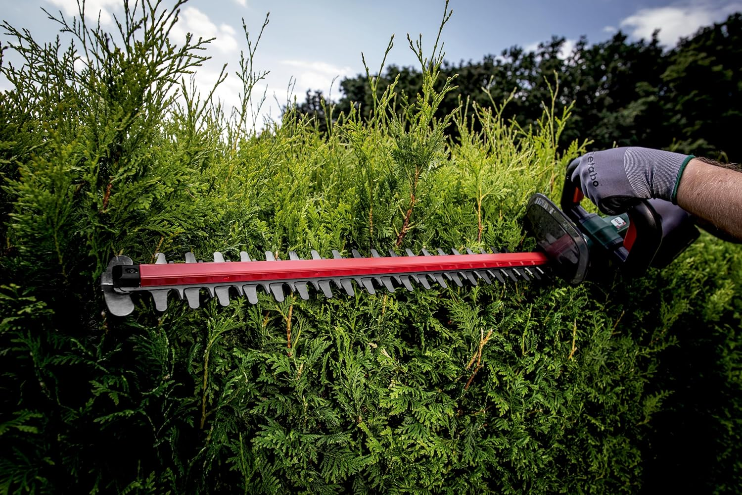 Metabo 18 V 2600 SPM Hedge Trimmer with Fast Brake, 530 Mm Cutting Length (Skin Only) image number 4