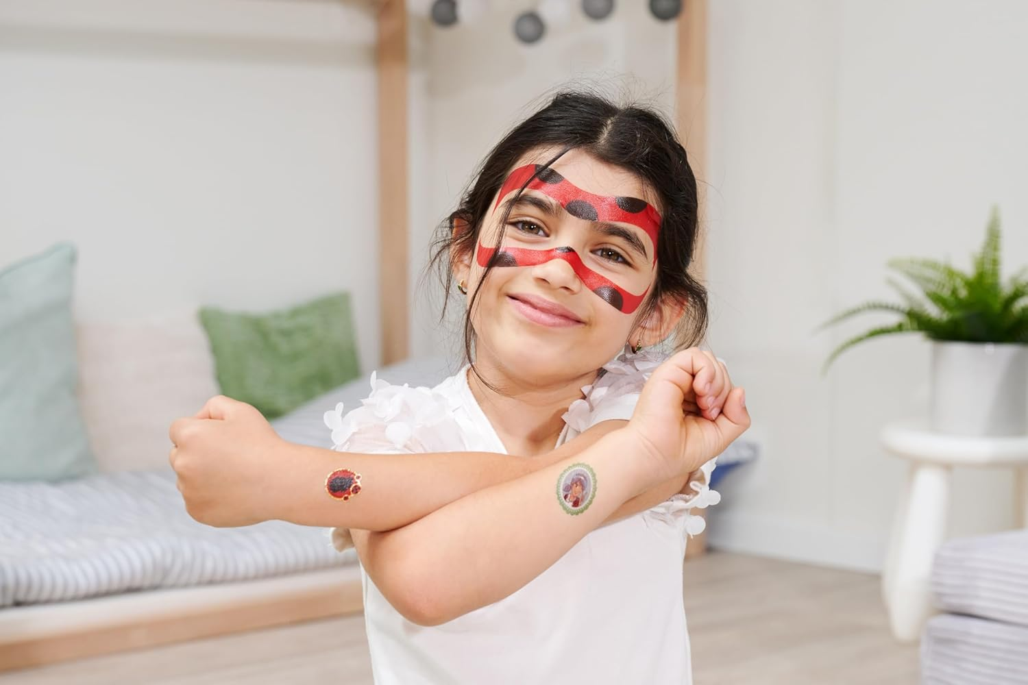 Miraculous Glittery Tattoo image number 1