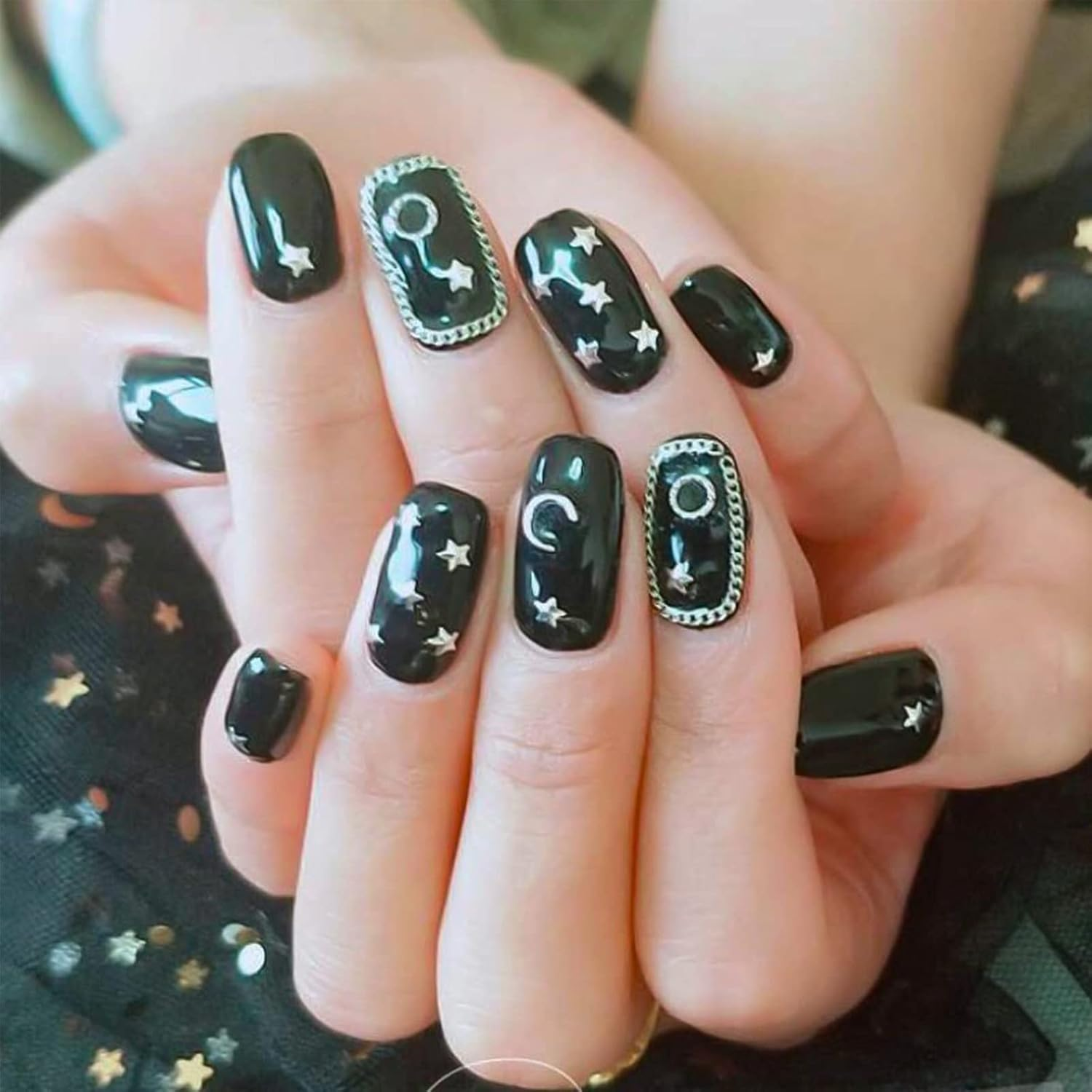 NICENEEDED Metal Nail Art Chains - Jewelry Decorations with Box, 3D Gold, Silver & Black Ornaments, Studs for Manicure & DIY image number 2