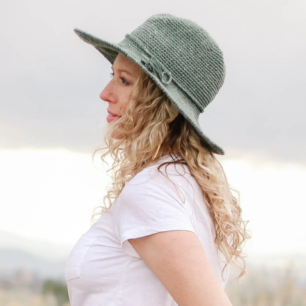 Lion Brand Yarn Rewind Yarn, Yarn for Knitting and Crocheting, Craft Tape Yarn, 1-Pack, Mahogany Rose, 657 Foot (Pack of 1) image number 4