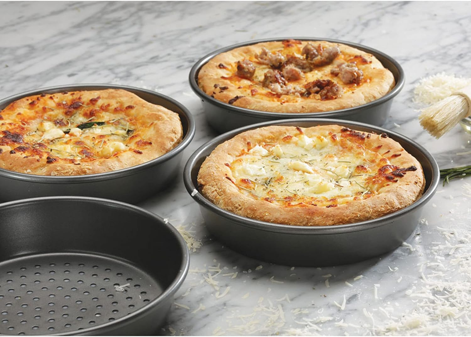 Chicago Metallic Professional Perforated Mini-Deep Dish Pizza Pan Set, 7-Inch, 4-Count image number 4