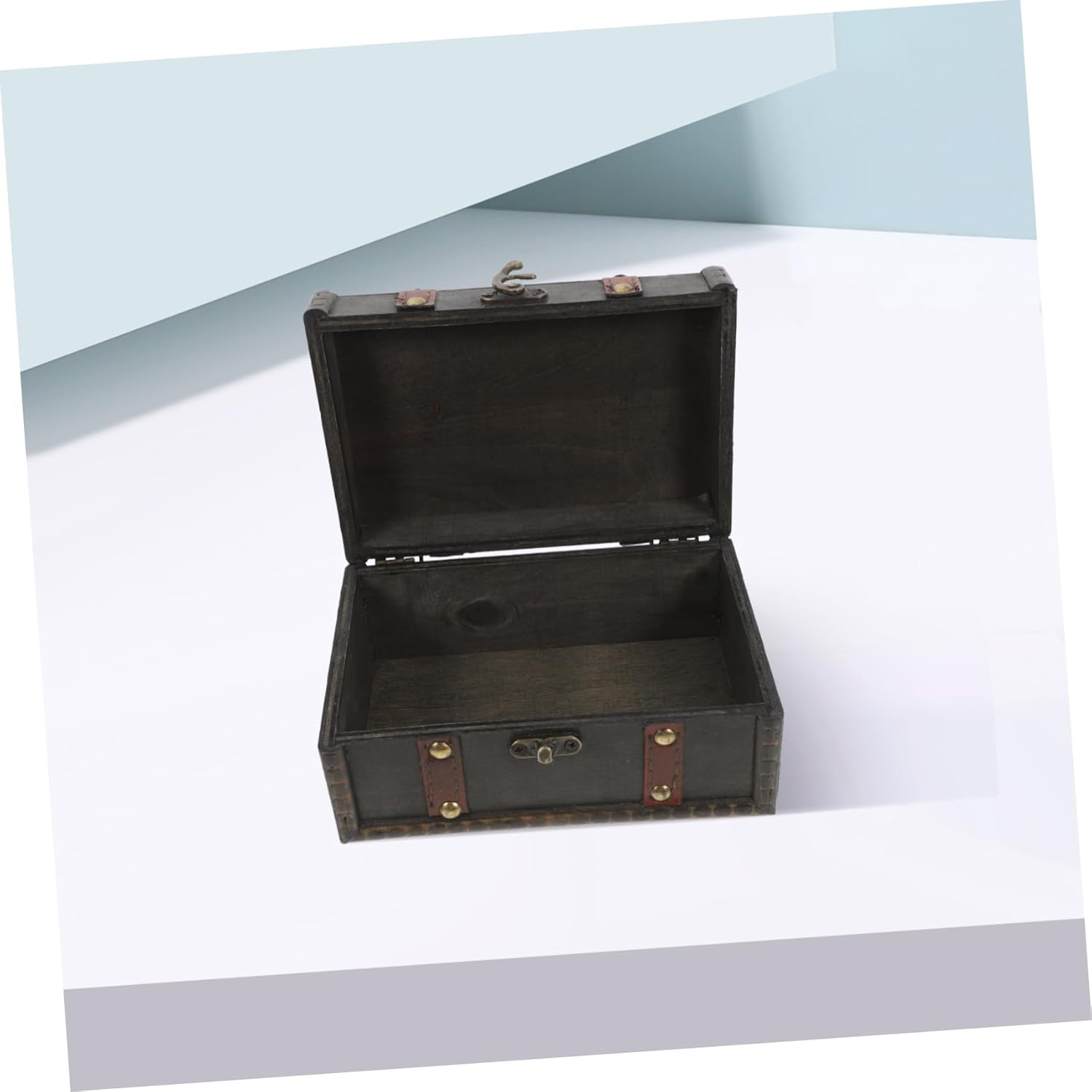 HOMSFOU Small Wooden Treasure Chest with Lid Vintage Decorative Keepsake Box for Home Decor Engaging Lock Mechanism Retro Wood Storage for Jewelry and Treasures image number 2