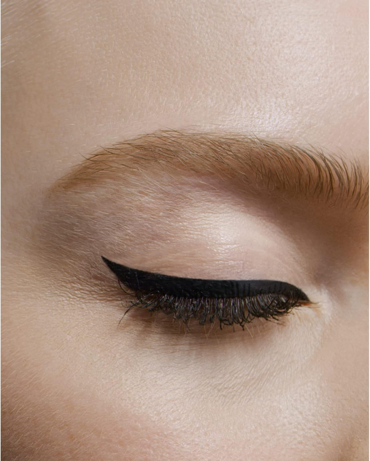 L&rsquo;Or&eacute;al Paris Matte Signature Eyeliner 09 Fuschia image number 3