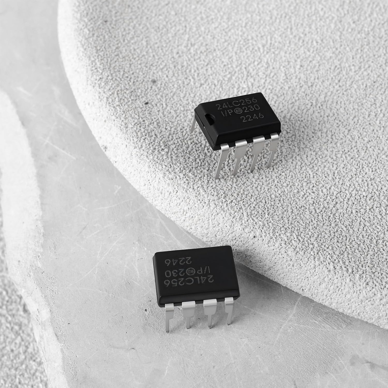 Emsea 5Pcs Memory Chips Module 24LC256-I/P Suitable for DIY Circuit Boards DIP-8 image number 3