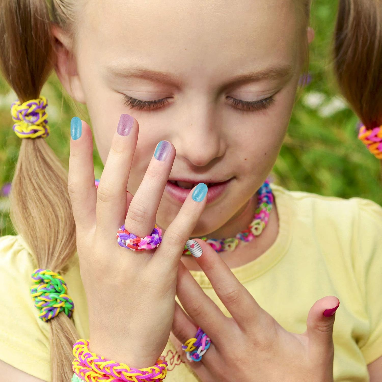 72 Pieces Girls Press on Nails Fake Nails Artificial Nail Tips Children Full Cover Short False Fingernails for Girls Kids Nail Art Decoration (Girls Press on Nails)