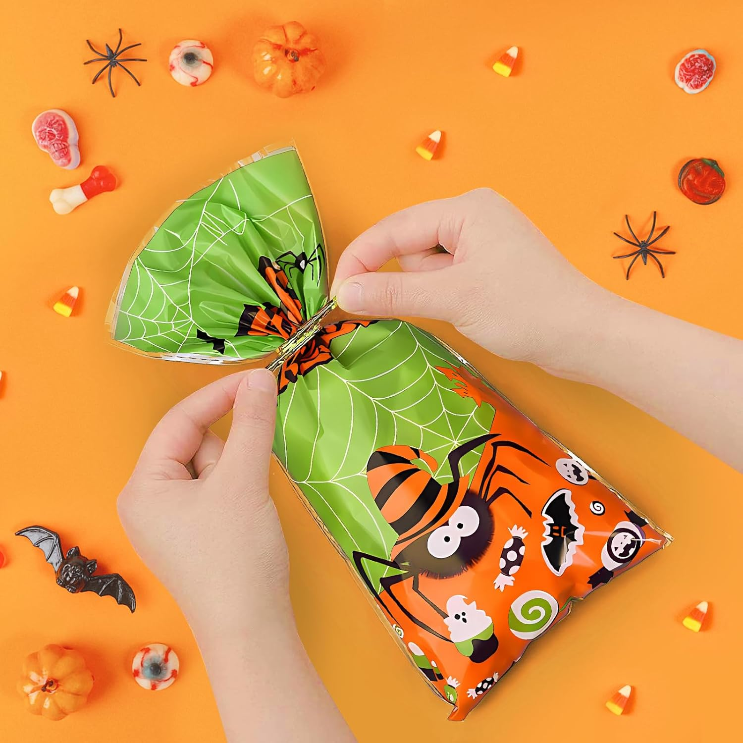 Ninonly 200 Pcs Halloween Candy Bags, Bat Pumpkin Spider and Witch Halloween Cellophane Bags, Plastic Treat Bags with 200 Pcs Twist Ties for Snacks Cookies Halloween Party Favors Supplies image number 2