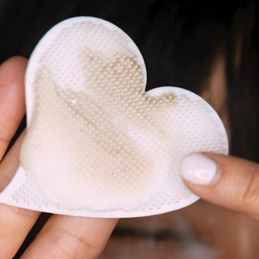 We Love Eyes - Eyelid Scrub Mitt - 100% BPA Free Silicone Eyelid Cleansing Mitt, Exfoliate, Perfect for Milia image number 3