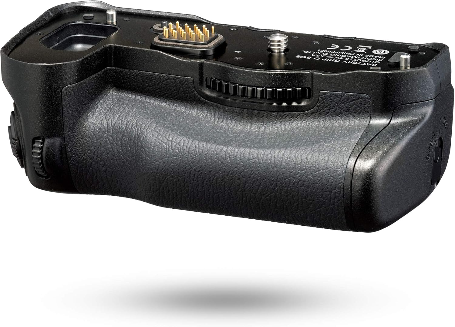 Pentax D-BG8 Battery Grip, Black, Dustproof, Splashproof Construction, Improved Hold When Shooting in Vertical Position, Significantly Increased Shooting Capabilities, Similar Operations Similar To image number 2