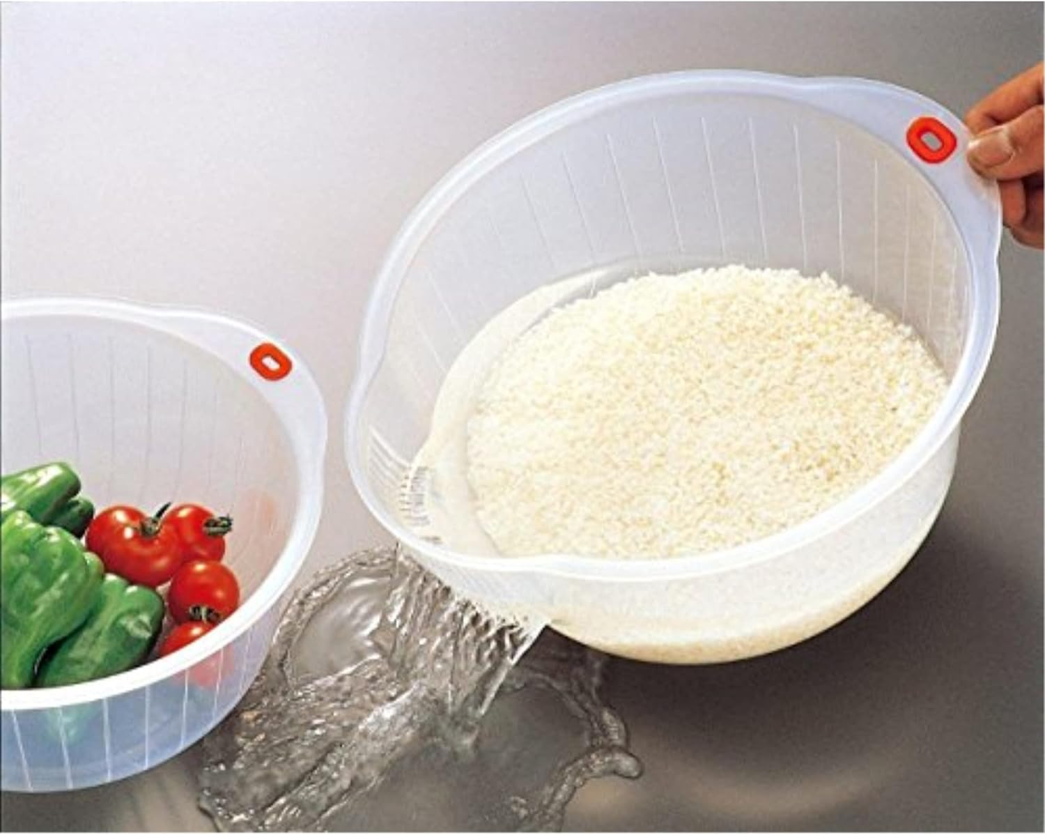 Inomata Plastic Japanese Rice Washing Bowl with Strainer, 2 Quart image number 3