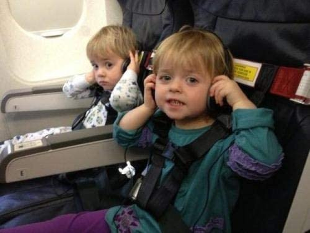 Child Airplane Safety Travel Harness - the Safety Restraint System Will Protect Your Child from Dangerous. - Airplane Kid Travel Accessories for Aviation Travel Use image number 2