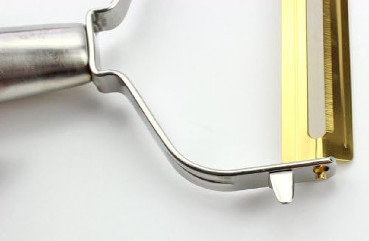 Pearl Metal C-516 Wide Slice Peeler, Natural, Titanium Coating, Made in Japan image number 3