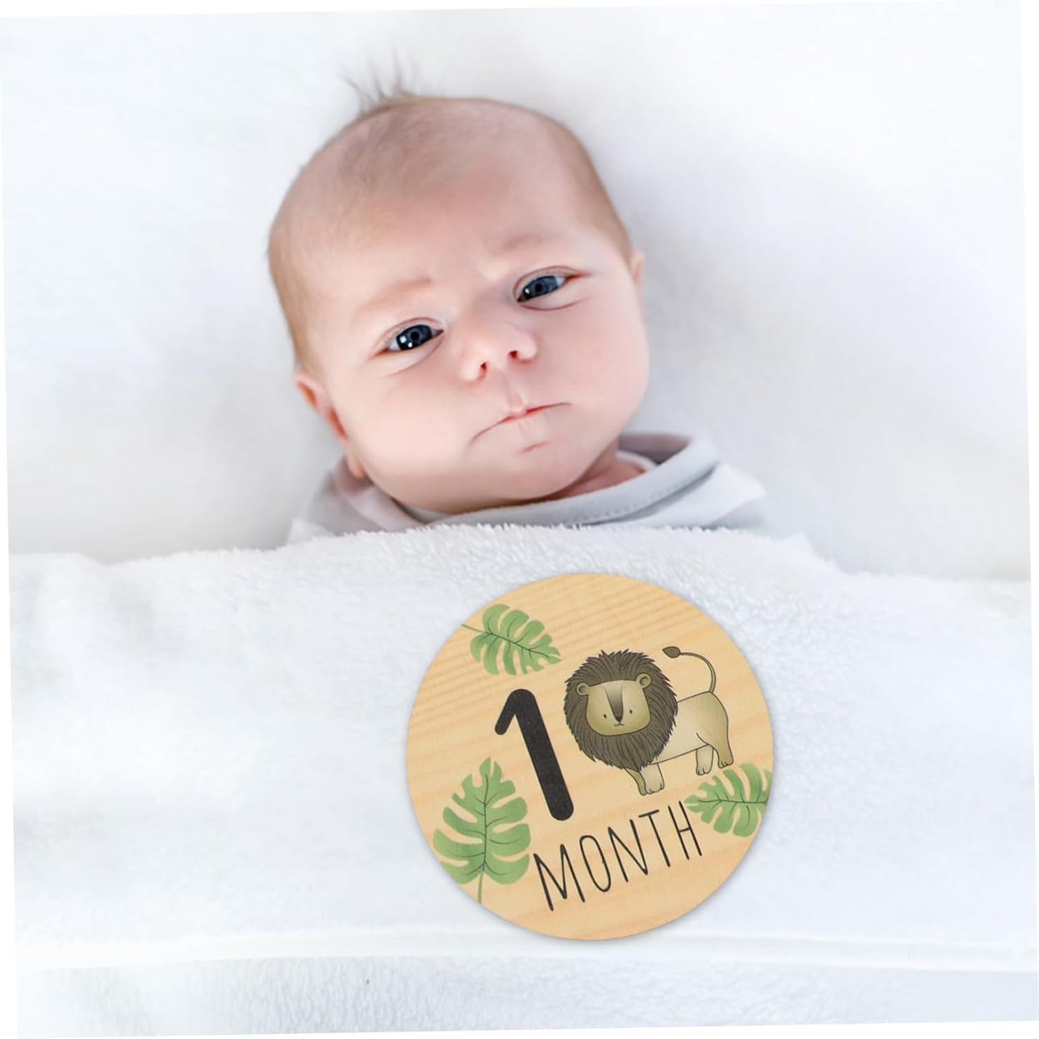 7Pcs Wooden Milestone Signs Double Sided Monthly Cards with Cartoon Animals Lightweight Birth Announcement Board for Newborn Photos and Nursery Decoration image number 1