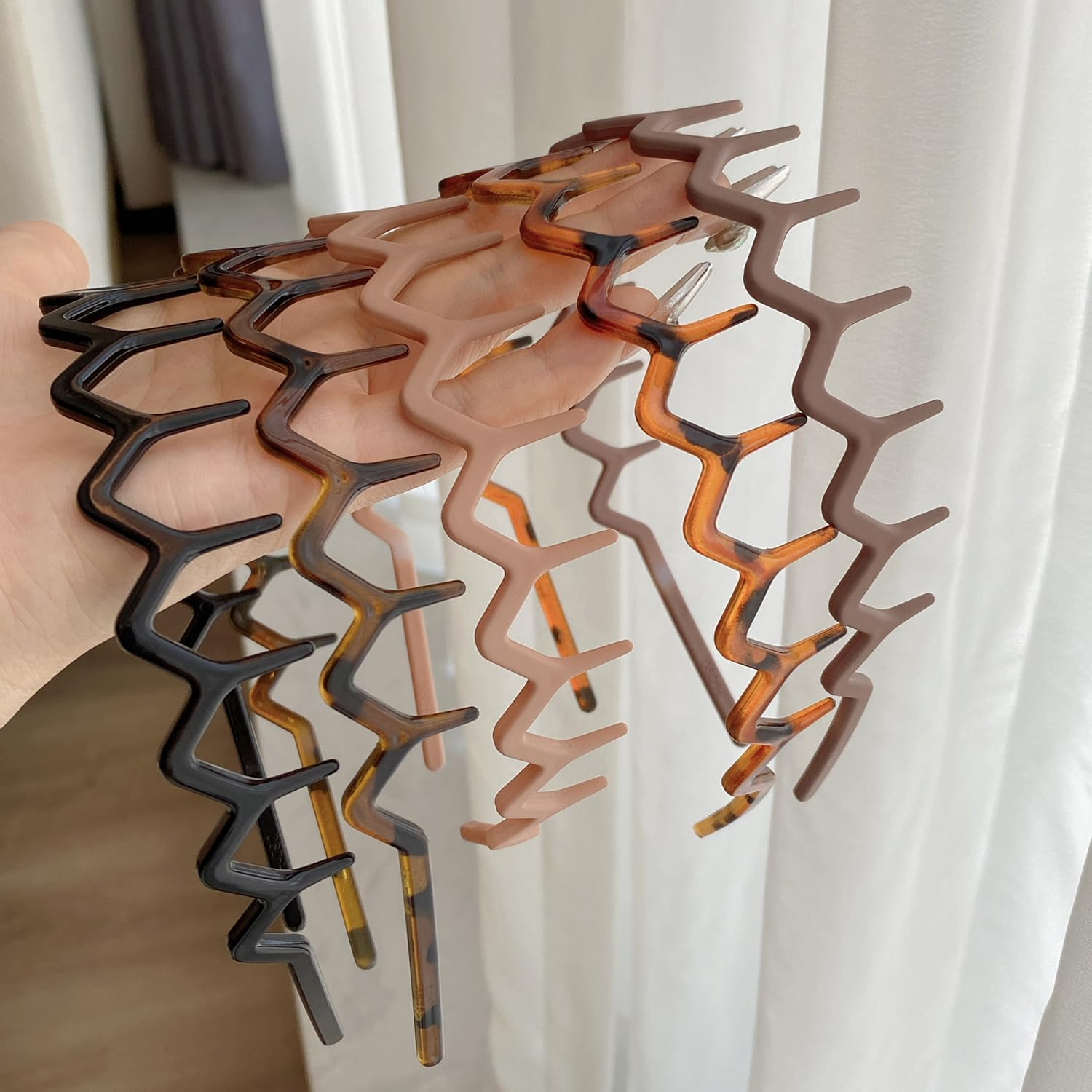 BEANPRECOY Set of 5 Zig Zag Headbands Recycled Plastic Wavy Toothed Hair Band Tooth Comb Hairband Wavy Zigzag Headband for Women and Men Classic 90S Hair Hoop Accessories Multiple Colours image number 3