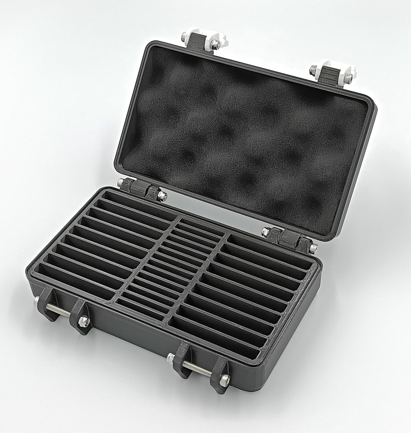 Rugged Protective Carrying Case for Game Boy Advance, DS, 3DS Cartridges - Holds 32 Games image number 4