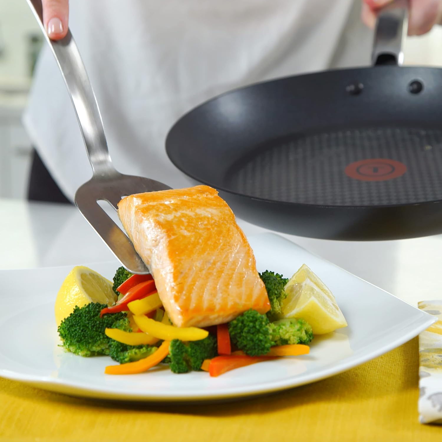 T-FAL C51707 Prograde Titanium Nonstick Thermo-Spot Dishwasher Safe PFOA Free with Induction Base Fry Pan Cookware, 11.5-Inch, Black image number 6