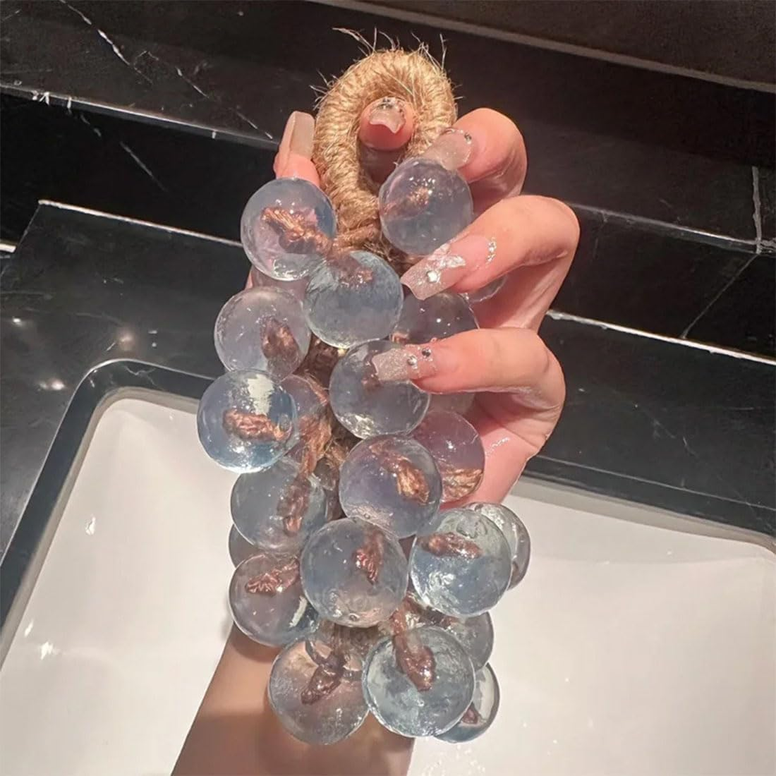 Grape Soap on a Rope, Handmade Crystal Grape Soap, Aromatic Bar Soaps Decorative for Washing Hand, Lasting Fragrance, for Men and Women (Green) image number 6