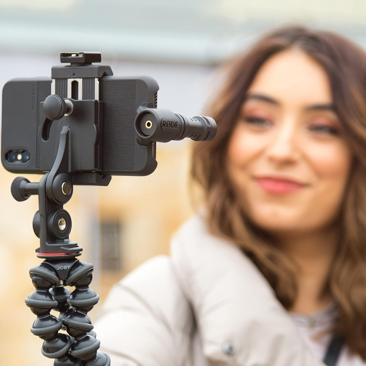 R&Oslash;DE Videomic Me-L Compact Directional Smartphone Microphone for Iphone or Ipad with Lightning Connector for Mobile Filmmaking and Content Creation image number 4