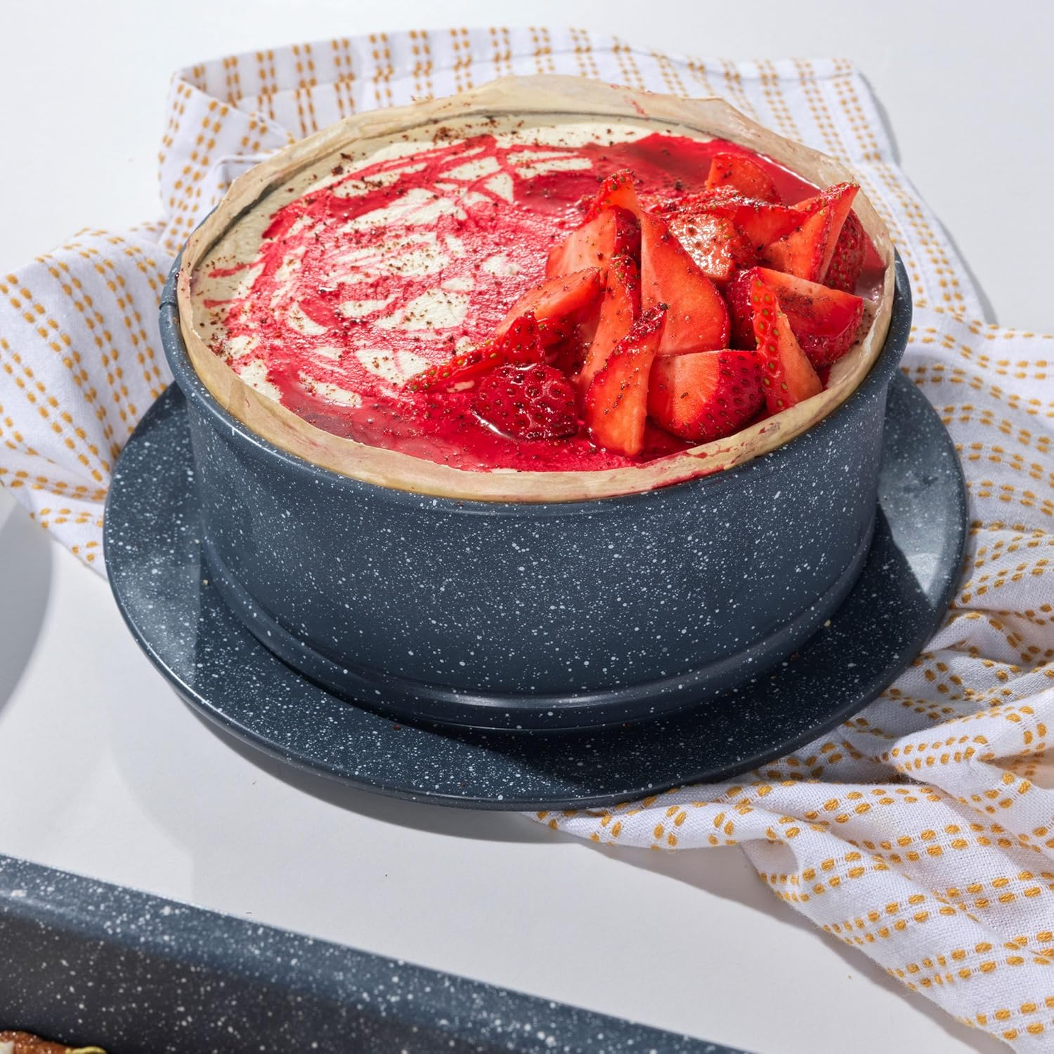 Russell Hobbs RH03419EU7 Nightfall Stone round Springform Pan - 18Cm / 7 Inch Non-Stick Cake Tin with Loose Base & Serving Plate, Carbon Steel, Leakproof Baking Pan, for Cake, Cheesecake, PFOA Free image number 2