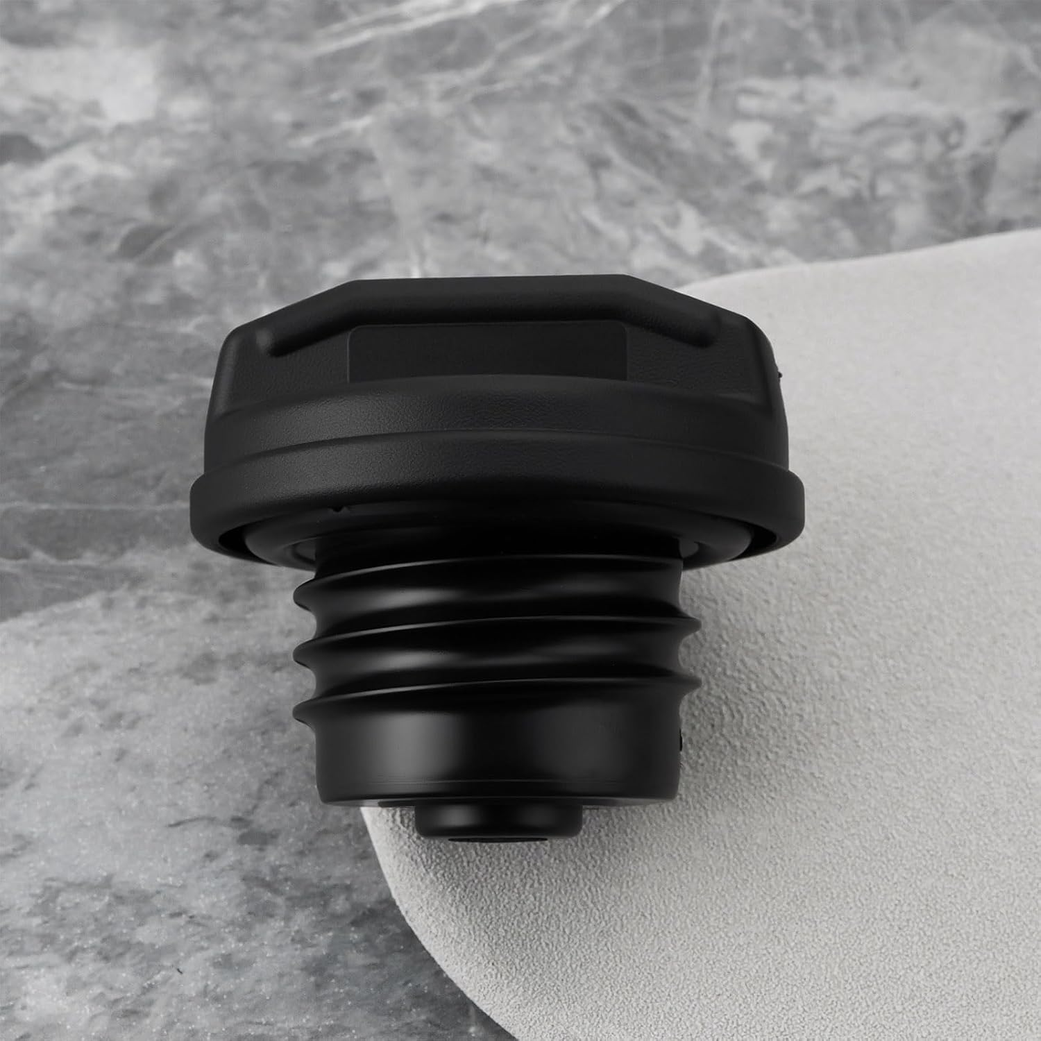 Emagtech Locking Fuel Tank Seal Cap WLD500200 LR075664 LR032977 Compatible with Land Rover Defender TD5 TDCI 2.2 2.4 1998-2016 image number 1