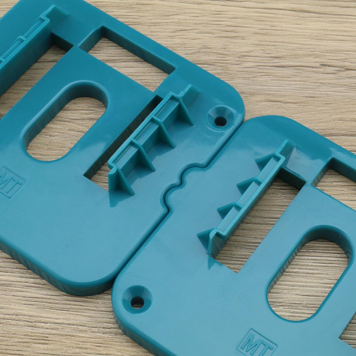 Emagtech 6PCS Battery Holder Compatible with Makita 18V BL1860 BL1850 BL1840 BL1830 Battery Mounts Dock Holder Base with 12PCS Fixing Screws image number 1