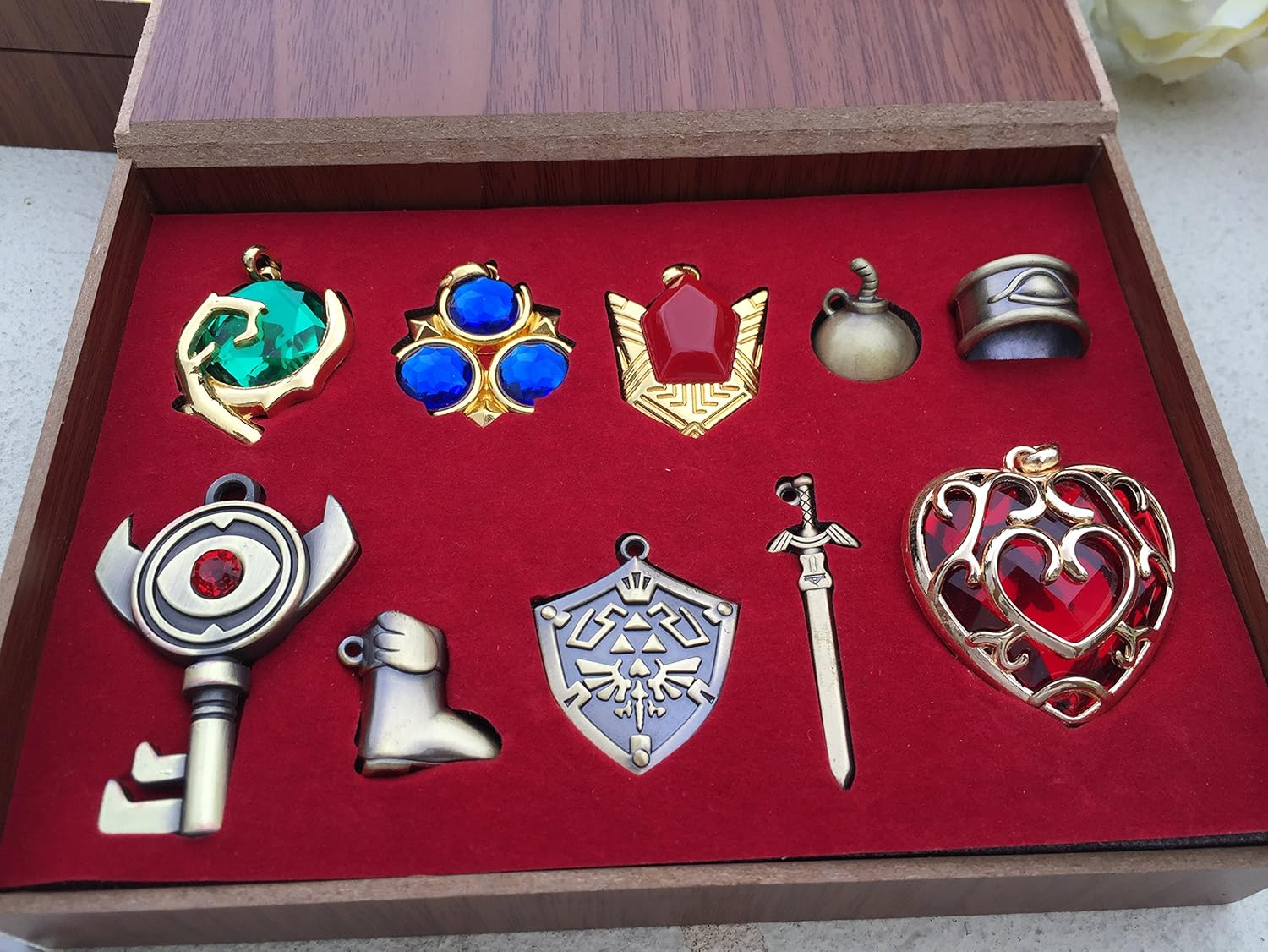 The Legend of Zelda Twilight Princess & Hylian Shield & Master Sword Finest Collection Sets Keychain/Necklace/Jewelry Series image number 5