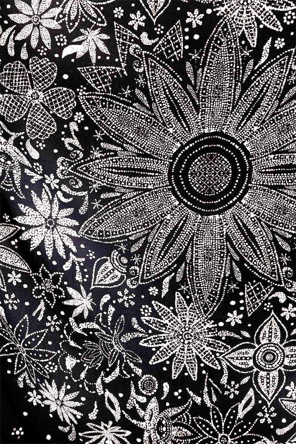 Neasow Bohemian Tapestry Wall Hanging, Black and White Floral Tapestry with Dotted Daisy Medallion Print Bedroom Boho Hippie Home Decor 36&times;48 Inch