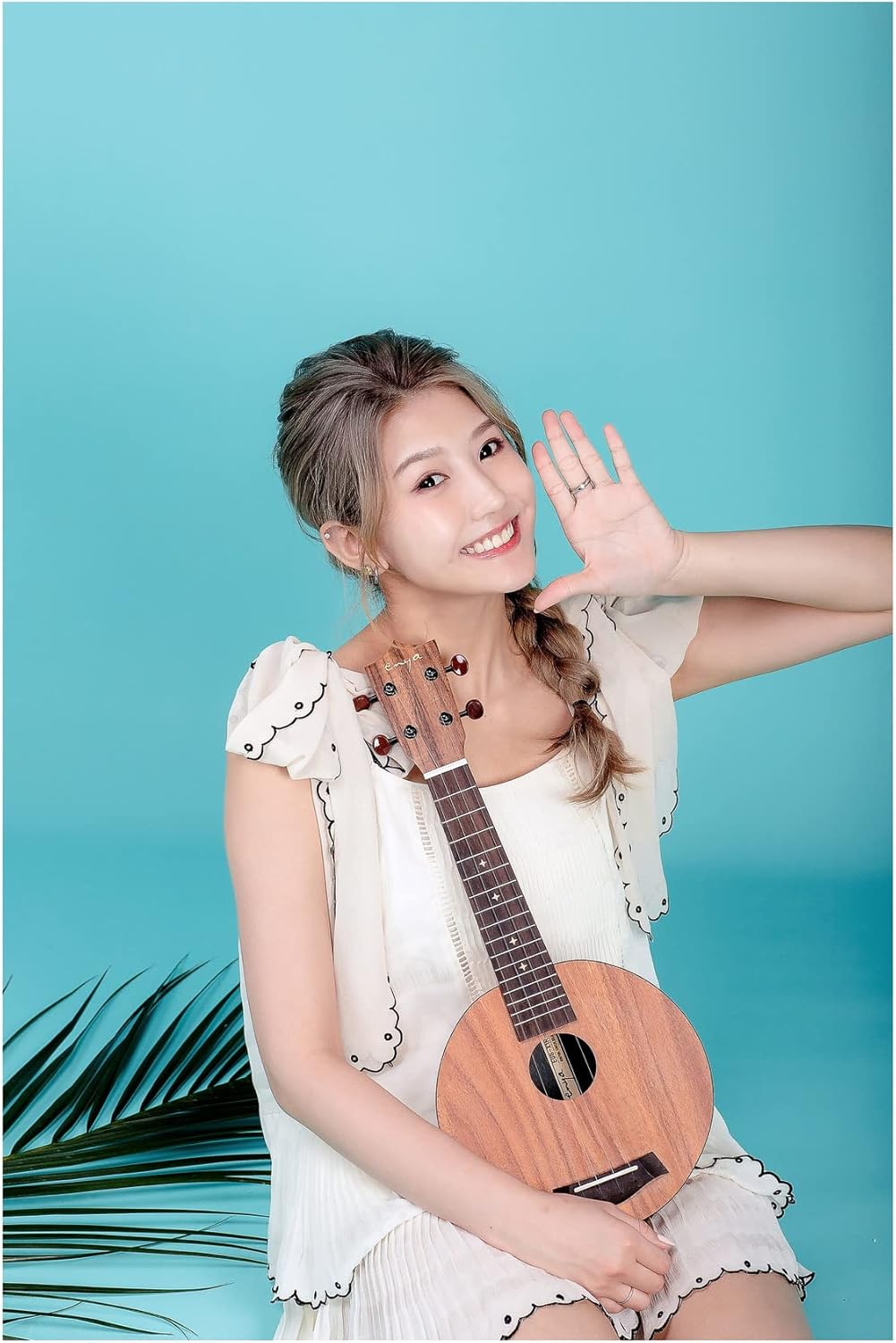 Enya EUR-X1 HPL round Soprano Ukulele with Gig Bag and Accessories Capo Strap image number 1