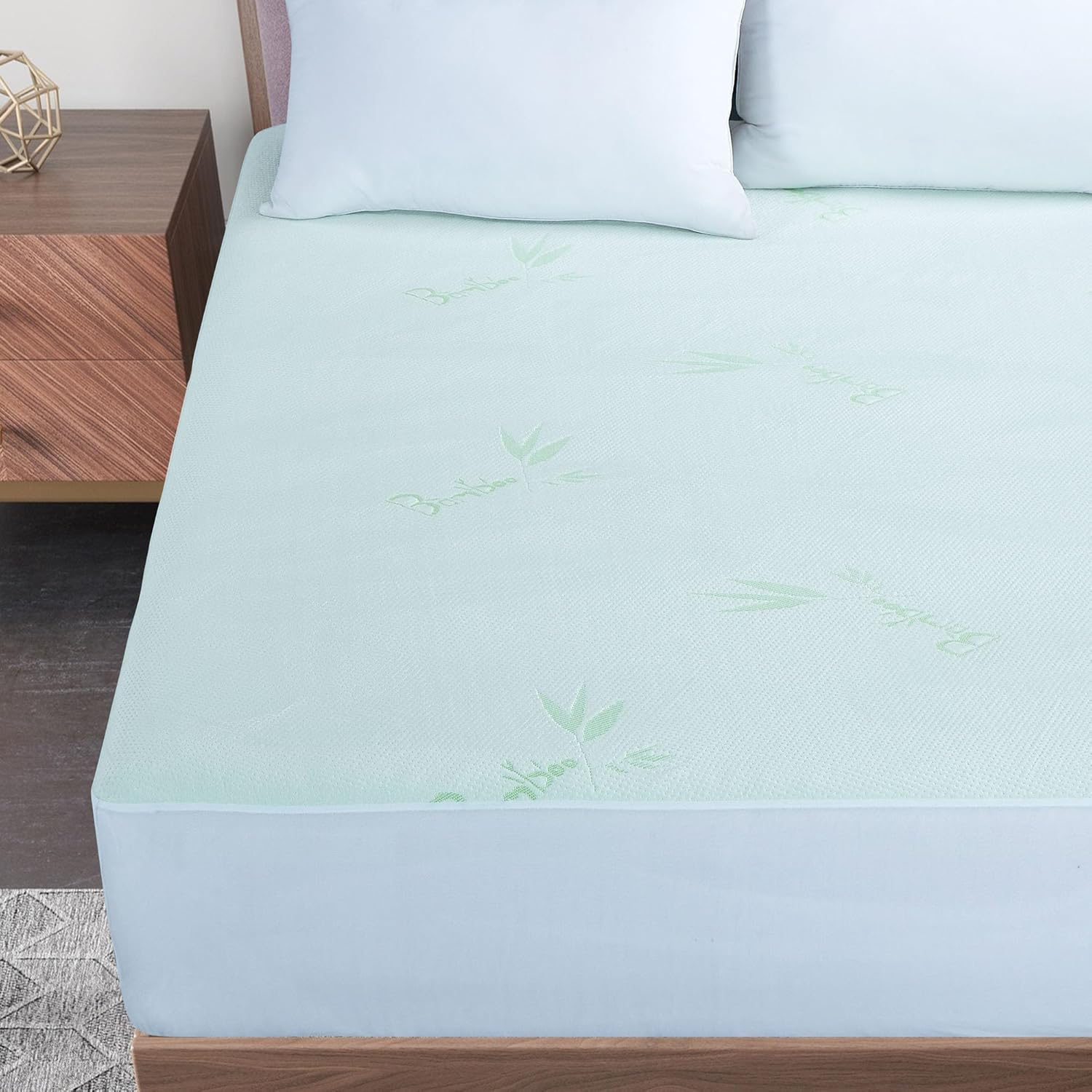 Ricoco Bamboo Waterproof Mattress Protector Queen Size Breathable Bamboo Mattress Protector, Hypoallergenic Fully Fitted (Queen Size) image number 1