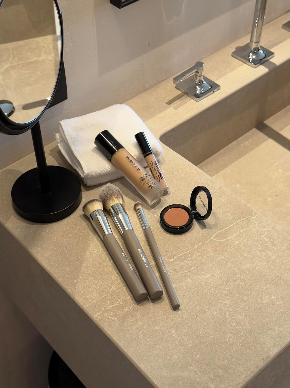 Sandstone Soft Collection Concealer Brush/Makeup image number 4